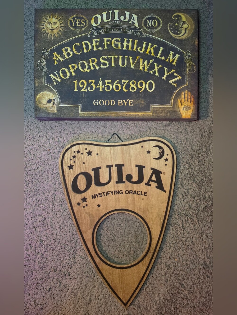 NWOT Spirit Halloween Ouija Board Canvas & Wooden Planchette Wall Decor